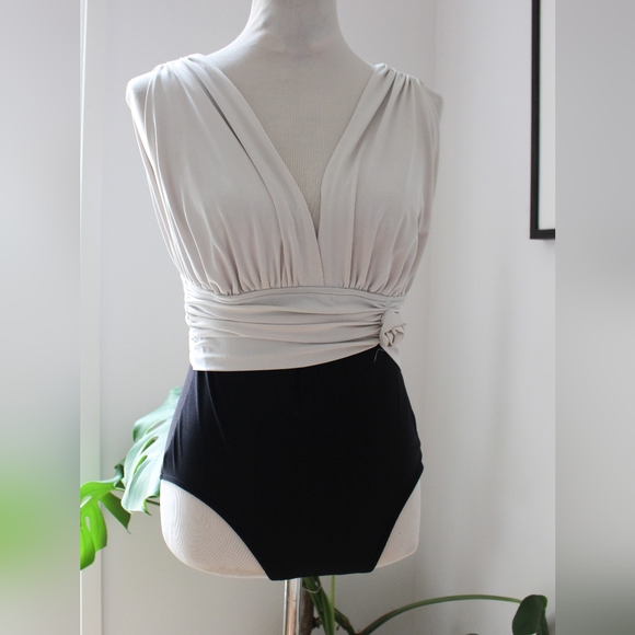 Vintage 1980s Two Toned Black and White One Piece Swimsuit by Catalina Swimwear - Picture 2 of 6